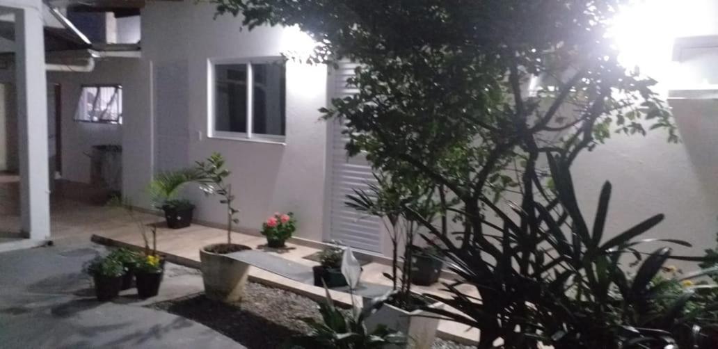 Апартаменти Pousada Casa Verde - Quartos Individuais - Smart Tv 32 - E Banheiro Privativo Ітажаї Екстер'єр фото