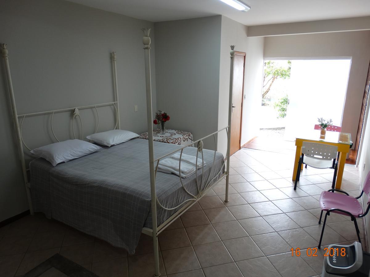 Апартаменти Pousada Casa Verde - Quartos Individuais - Smart Tv 32 - E Banheiro Privativo Ітажаї Екстер'єр фото