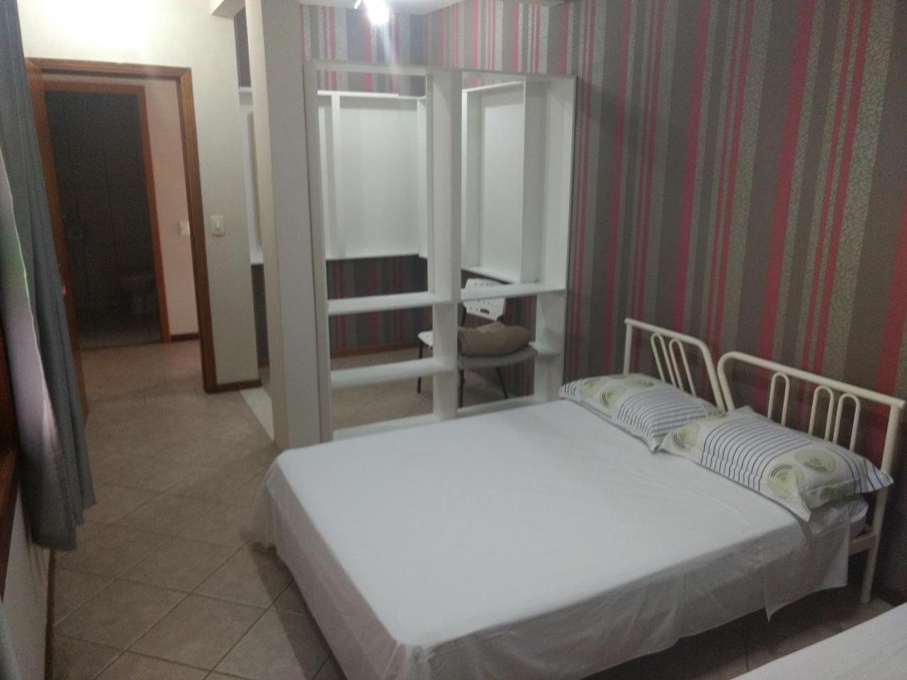 Апартаменти Pousada Casa Verde - Quartos Individuais - Smart Tv 32 - E Banheiro Privativo Ітажаї Екстер'єр фото